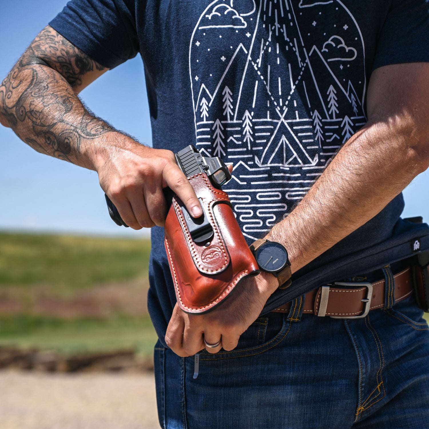 A604 L - Outlet open top IWB leather holster for gun with laser or light