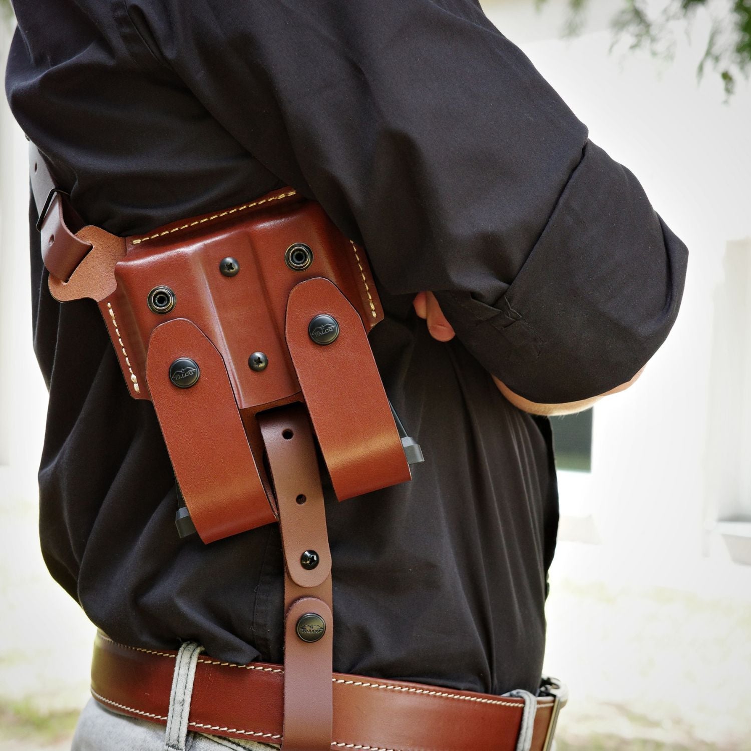 DM04 Leather Universal Vertical Shoulder Holster with Double Mag Pouch